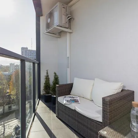 Apartment Mogilska By Renters Prestige
