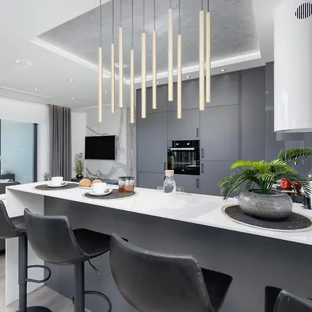 Apartment Mogilska By Renters Prestige