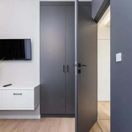 Apartment Mogilska By Renters Prestige